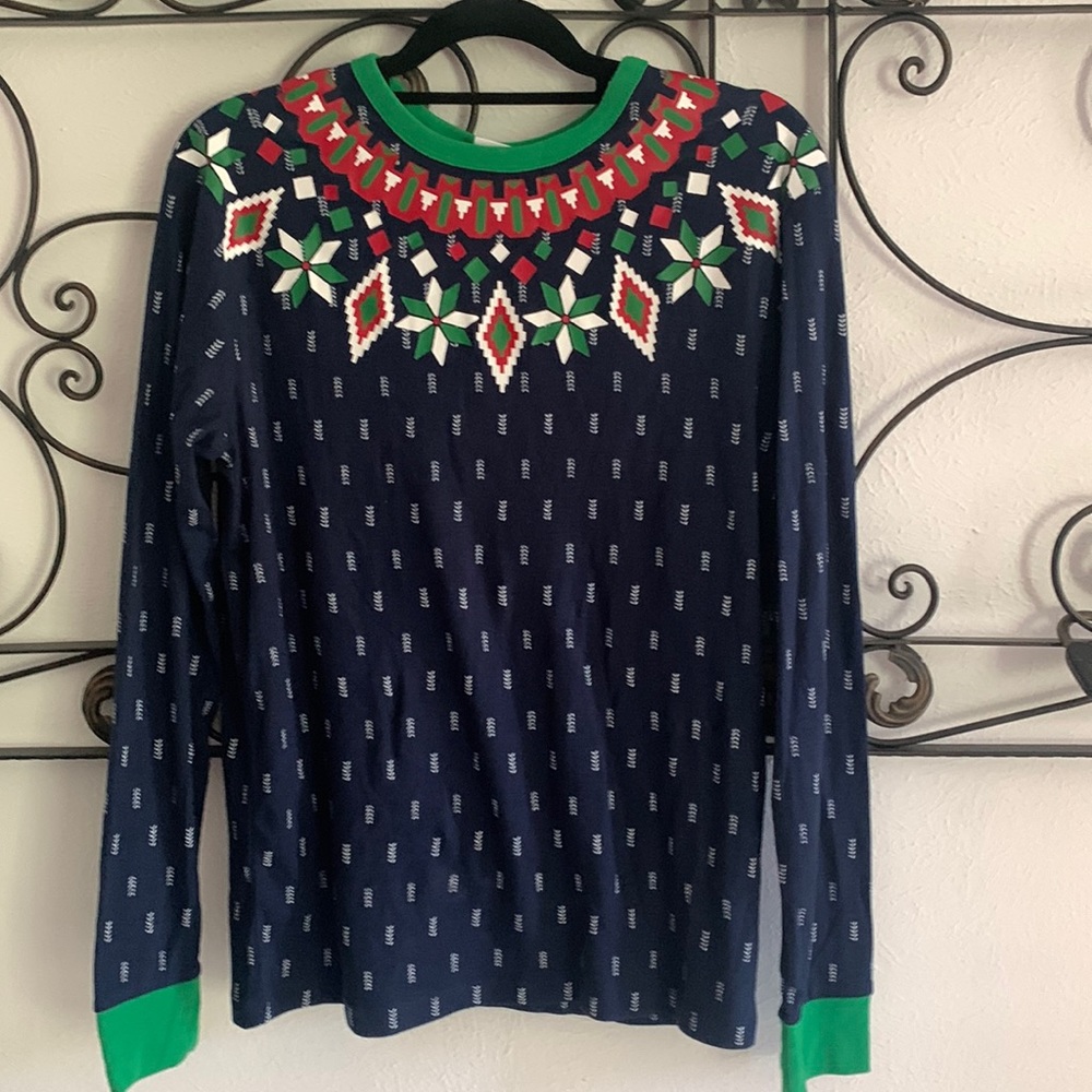 Christmas print long sleeve T-shirt. NWT lightweight ladies size medium